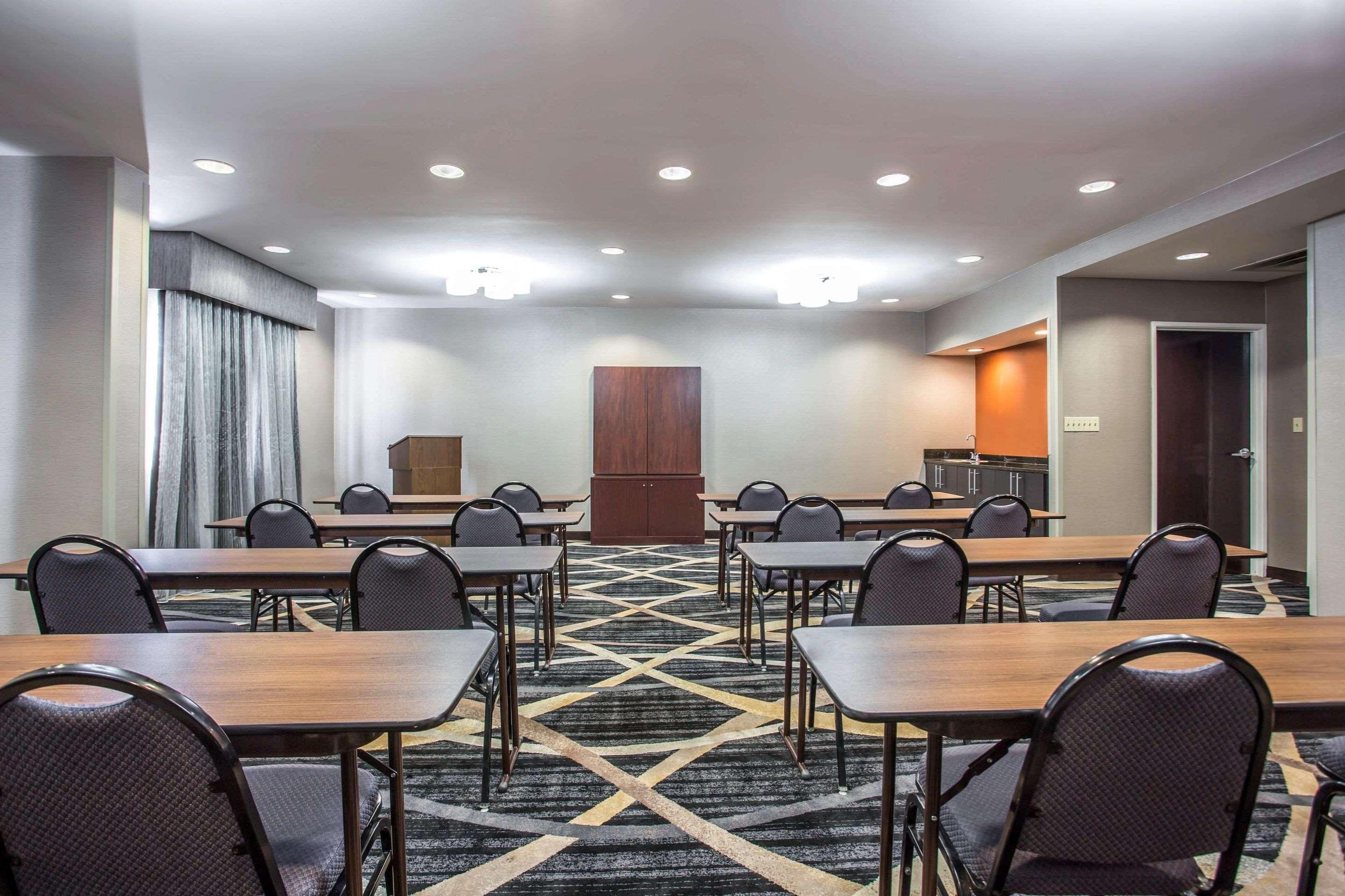 Spark By Hilton קנאפוליס מראה חיצוני תמונה