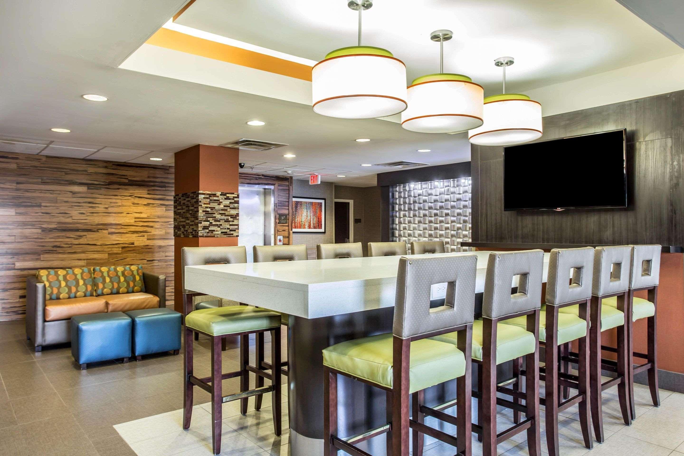 Spark By Hilton קנאפוליס מראה חיצוני תמונה