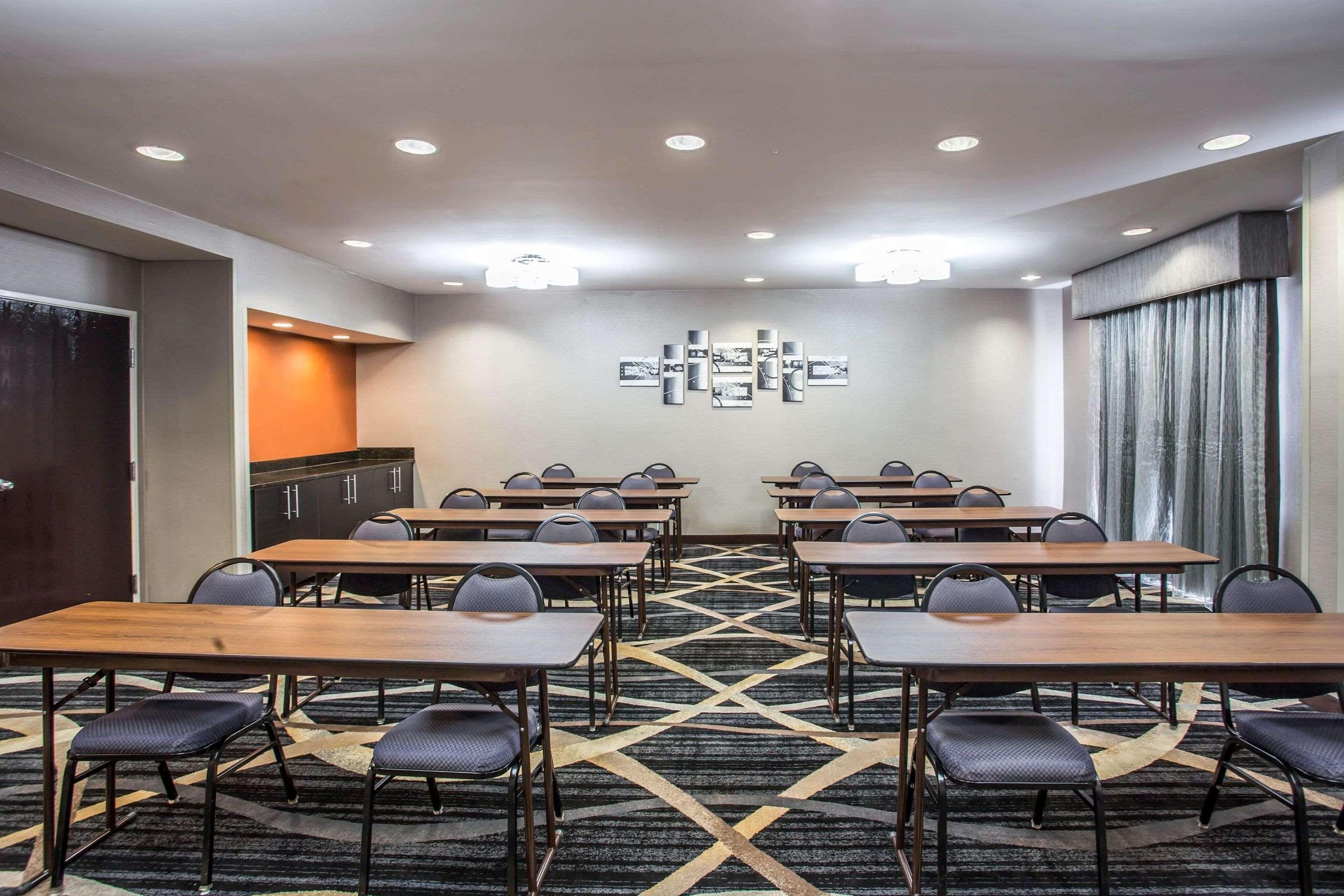 Spark By Hilton קנאפוליס מראה חיצוני תמונה