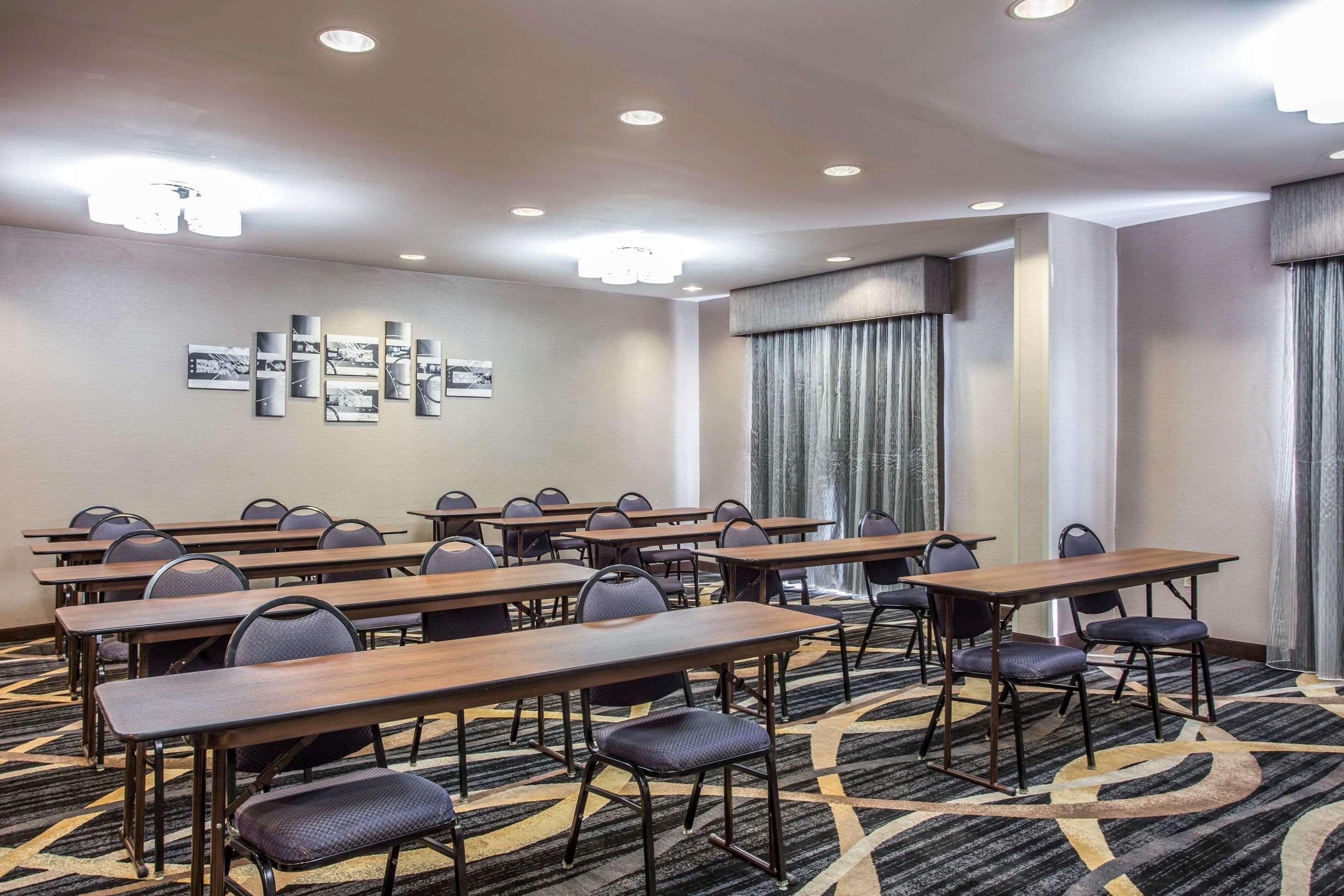 Spark By Hilton קנאפוליס מראה חיצוני תמונה