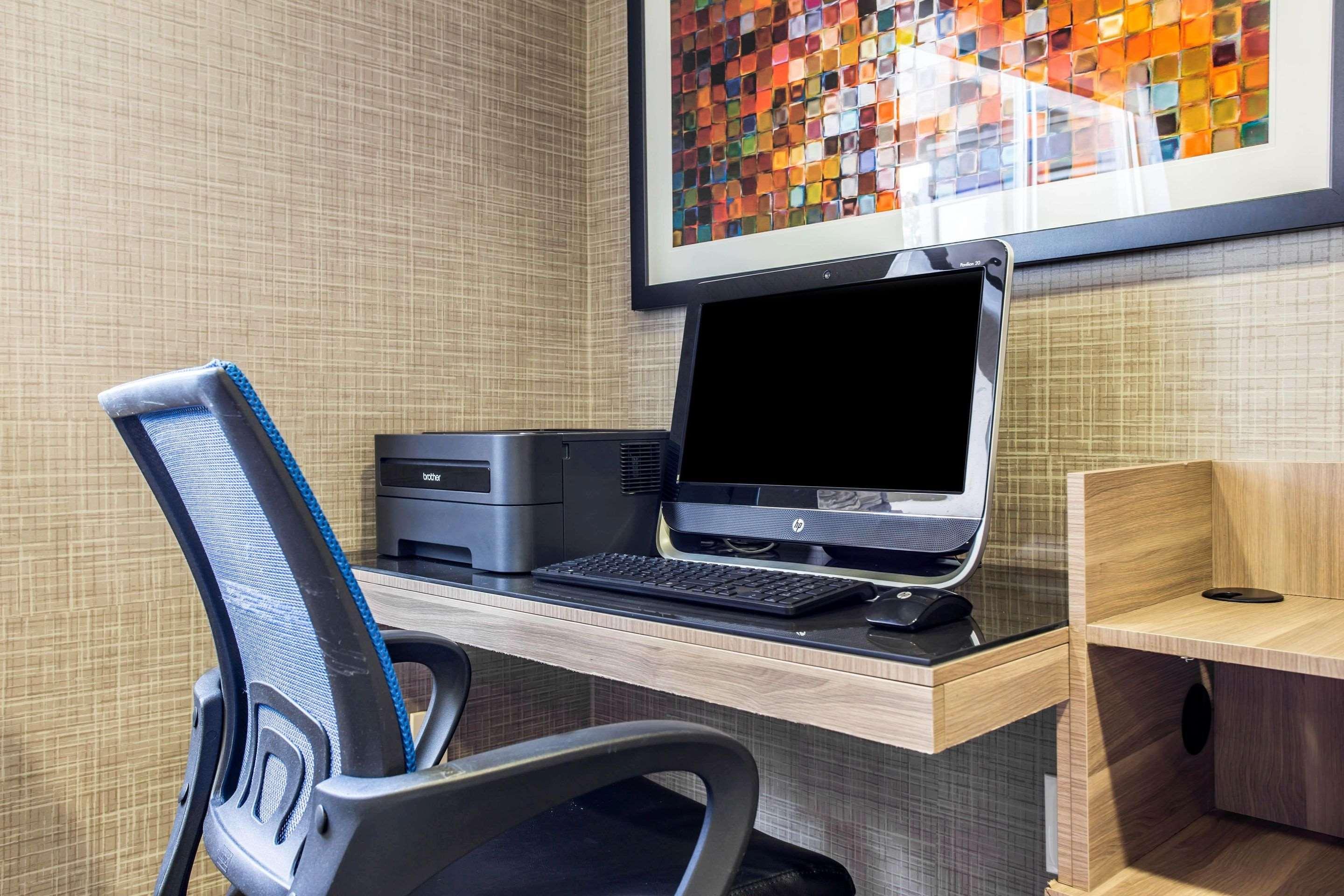 Spark By Hilton קנאפוליס מראה חיצוני תמונה